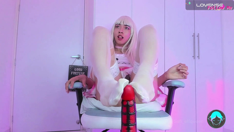 Sofi_elfqueen: Velké nohy vám honí nohama