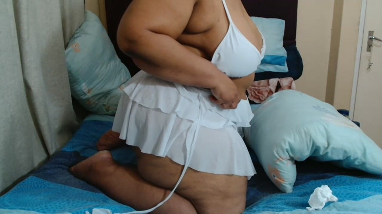 Legendary Booty Overdose: 미시 미시 스트립쇼 &예배