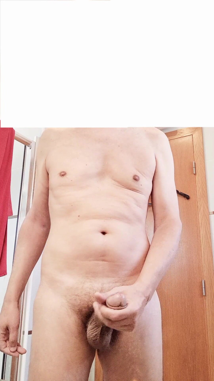 Rafael Torreano: Mírame ponerme cachonda en la cocina y luego masturbarme antes...