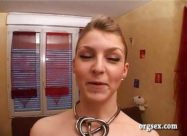 Orgsex: 阿丽亚娜玩假阳具