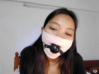 Abby Thai: Căluș cu coaie cu mască