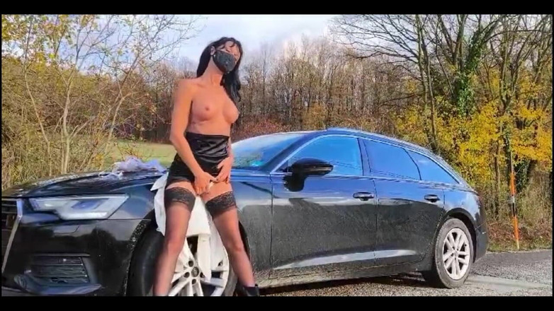 Miss Lilith devil:  Fijne dag en geniet van de video