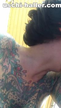 MILF Cleo with Full Body Tattoo Gives a Blowjob