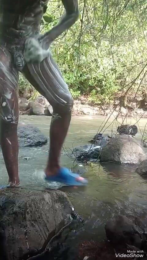 Sexyjayla254: 肥皂泡手淫 大黑屌在户外高潮 第1部分