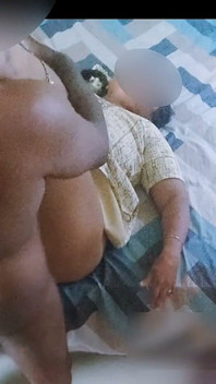 Esposa vecina infiel invitada a su casa chupó mi polla y me follé al estilo perrito y semen dentro de ella