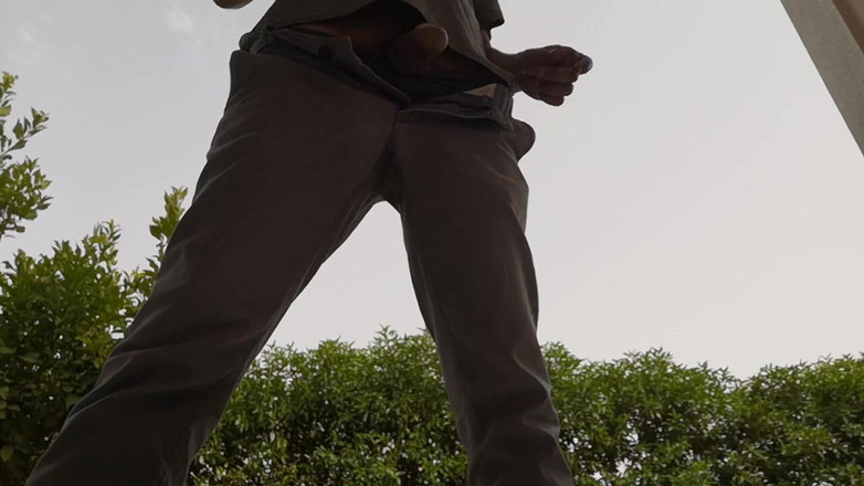 Rafael Torreano: Branlette rapide en plein air en train de prendre une...