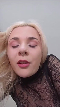 Ellie Shou - Bos Duduk Muka
