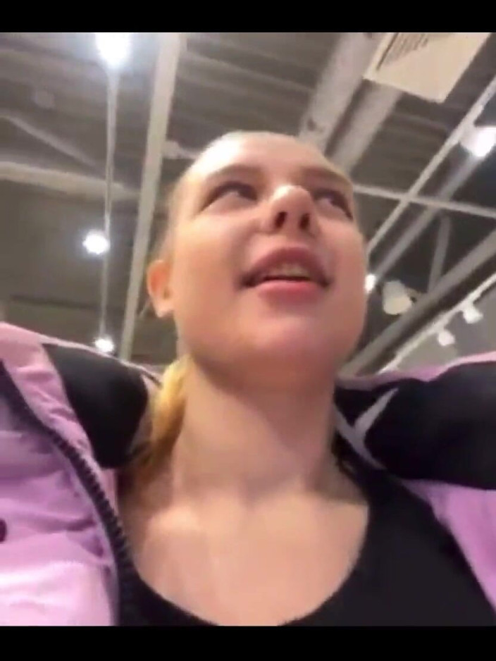 JuiceLussie: Berkongkek di mall