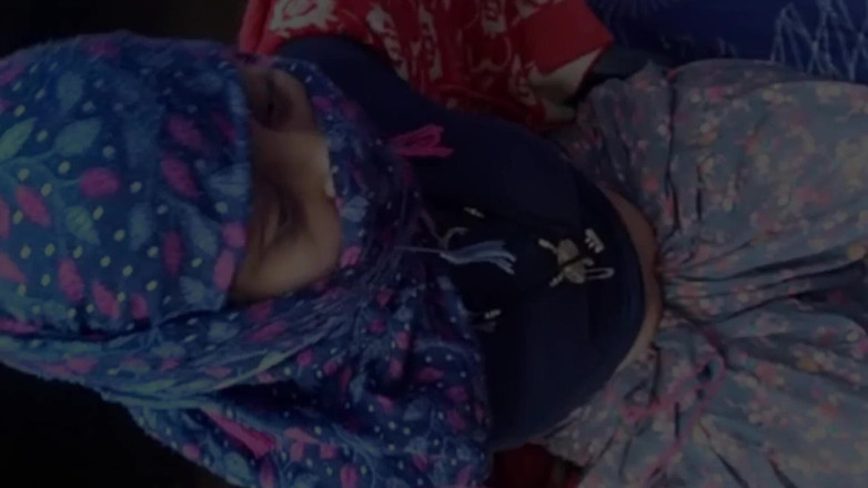 Hemant sarita: 인도 마을 여자 털이 무성한 보지 따먹기 의붓오빠 풀 오디오