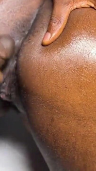 Bộ ngực rất lớn bị đâm từ phía sau
