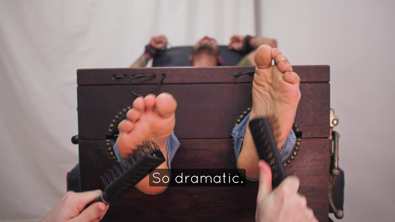 PSM Tickling Network: Dává svého nevlastního bratra do práce