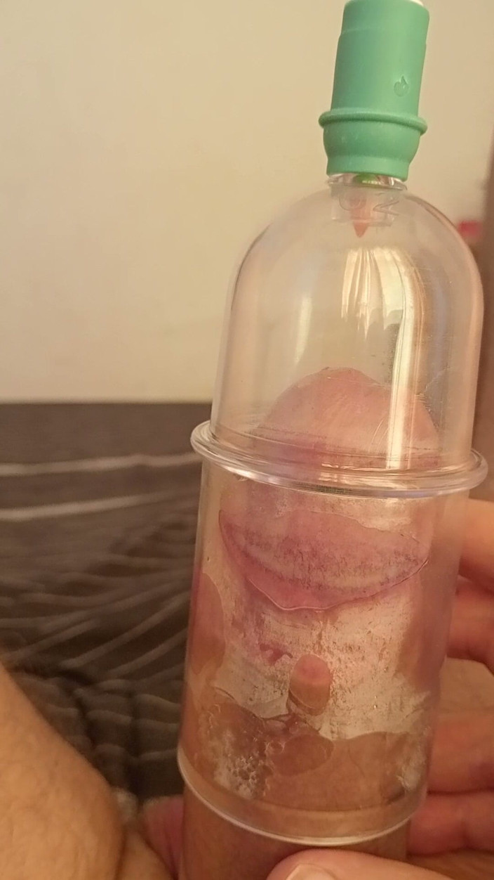 LoveCumInMouth: 我的鸡巴在真空中