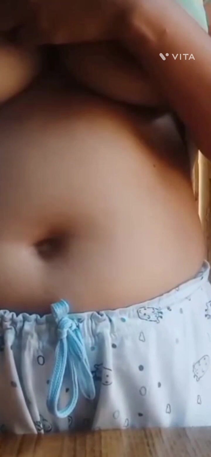 Momib45: Desnudo en lugar abierto y con los dedos