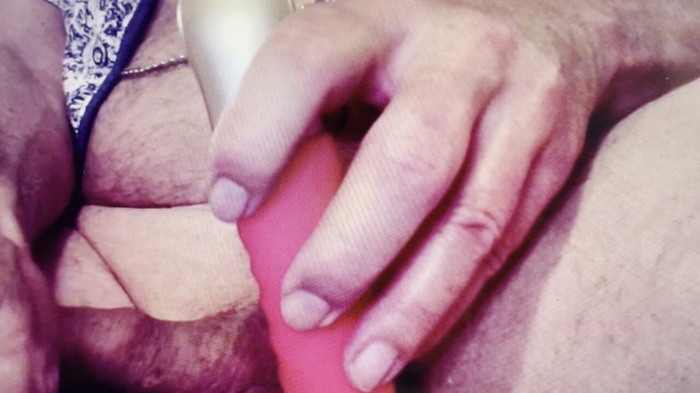 Mitchie: Mă trag și fac jocuri excitate și perverse