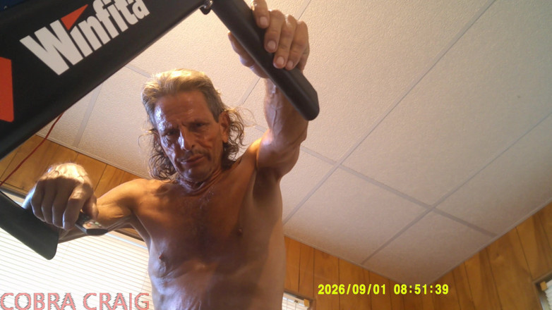 COBRA CRAIG: 9-1-2026 la cobra desnuda explica cómo papá se hizo su...