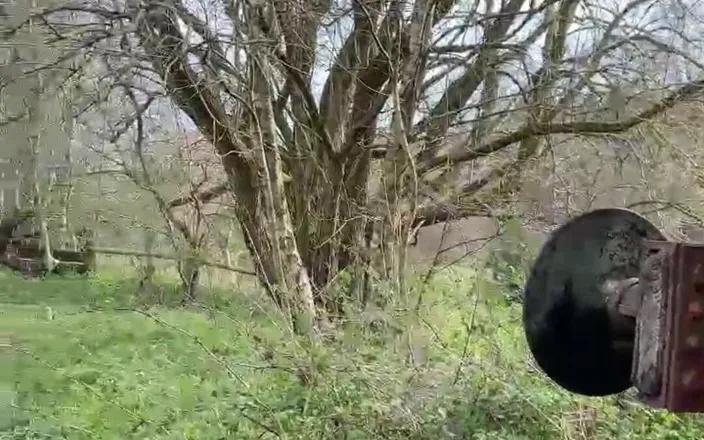 Yourfavecumslut: Hot Babe Pees on Abandoned Train!