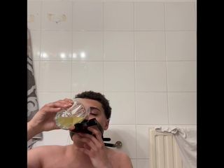 Leroy Schoeller: Leroy Schoeller他自己的小便