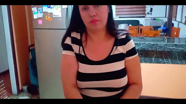 BBW Kelly Mom: De vriend van mijn stiefzoon kwam langs om me te...