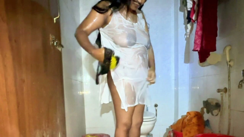 HOT_RUHI002: فيديو دش زوجة ديسي ساخنة