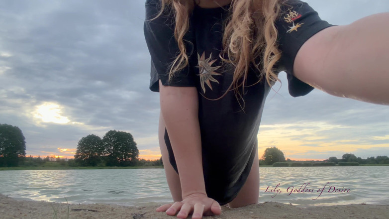 Lily, Goddess of Desire: Showing My Body and Having Fun Saying Things in the...