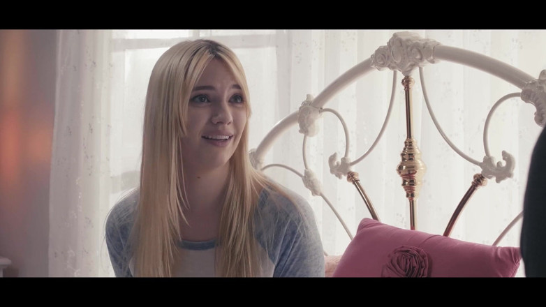 Sweet Sinner: The Secret Watcher 3 ฉาก 1: สายตาทุกคู่จับจ้องที่เธอ