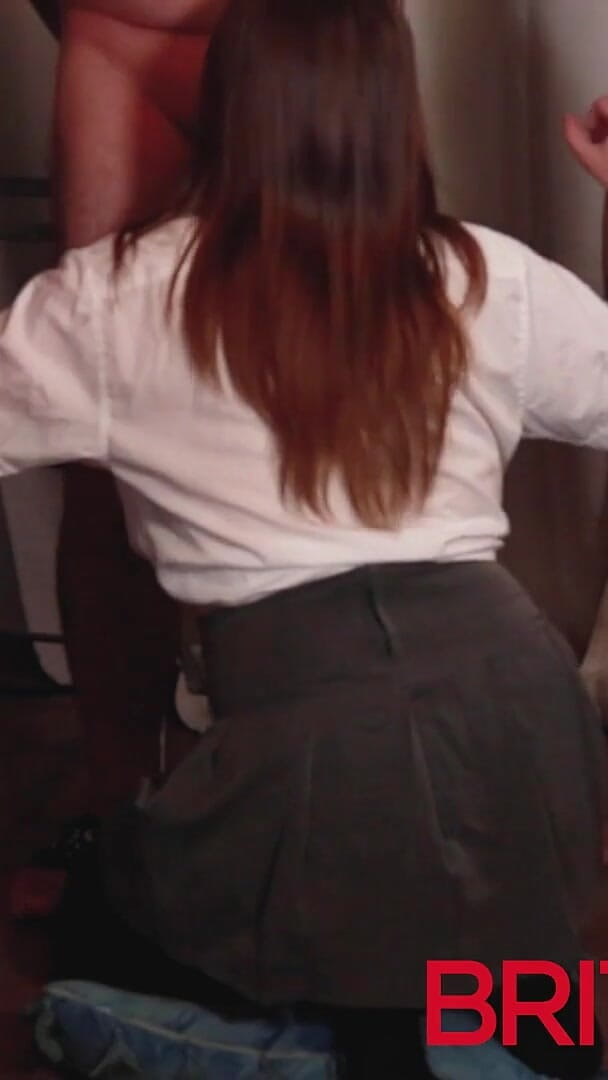 British Student Gets Covered In Cum At Her Blowbang (Brit Studio)