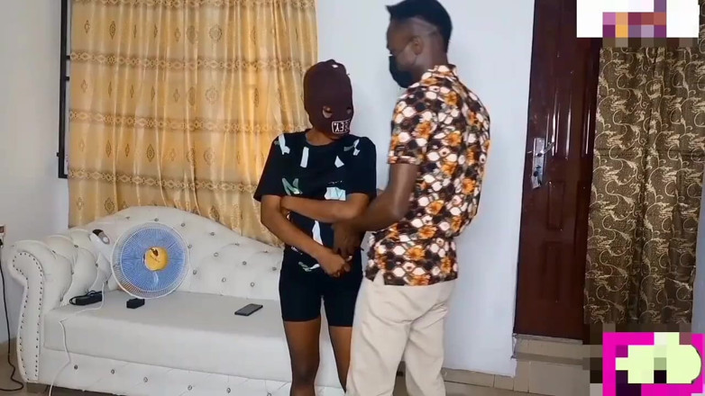 Amaraqueen: Gadis remaja afrika lagi asik ngentot demi hidupnya