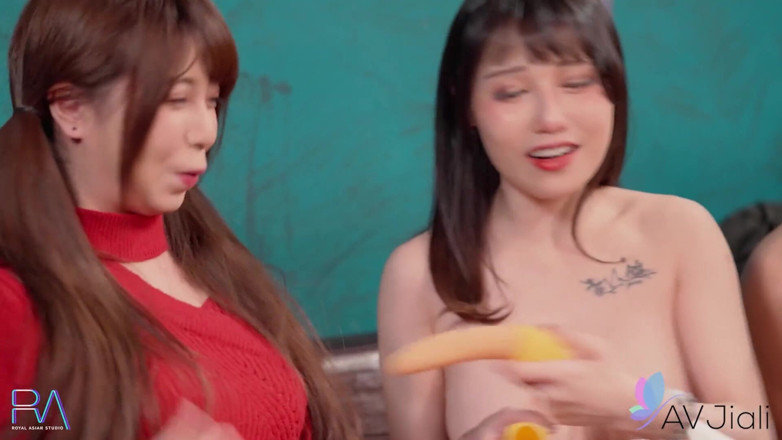 AV Jiali: Petite Ranako Fucks in a Hot Chinese Orgy