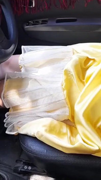 Robe en satin et or et soie, masturbation, sperme