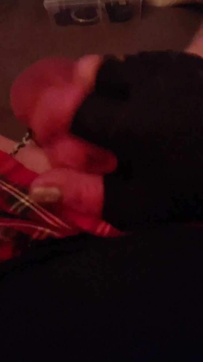 JeansdadXL: 穿着苏格兰短裙变得饥渴