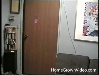 Homegrown Wives: Mais velha loira Sandy McNeil chupa um pau mau tão...