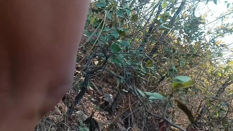 Riyadesi18: Wife Cheats on Husband in Traditional Saree Hard in Jungle...