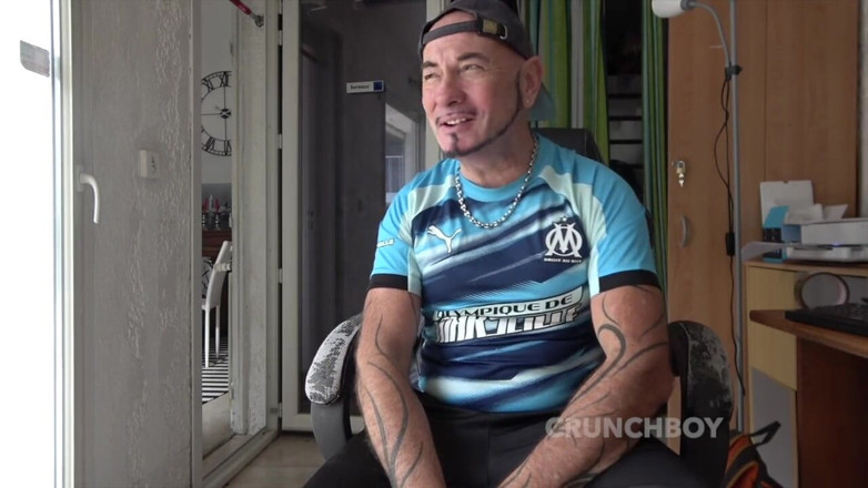 First bisex experience with friend: Er fickt seinen heterosexuellen Kumpel