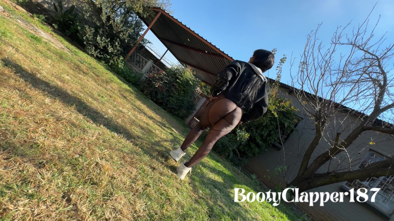 BootyClapper187: Cha kế ghét trang phục bữa tiệc đĩ điếm của tôi vì...