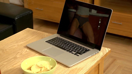 We are horny Fuck Party XXX GangBang: seksi kaale baal vaali ki desk par gand chudaee