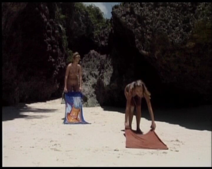 Deutsche Frauen: Lesbianas de Alemania lamiéndose en la playa