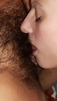 Je me suis masturbé, mais ma coloc m’a aidé à jouir - illusion lesbienne