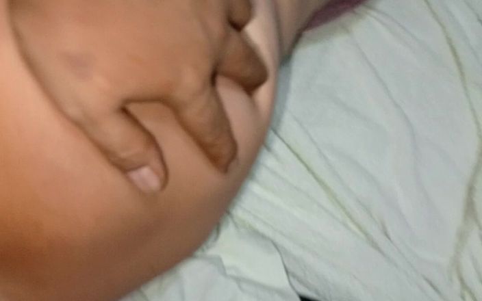 Milfta boohot: Orální sex zvrácené nevlastní babičky, která to dává svému nevěrnému...