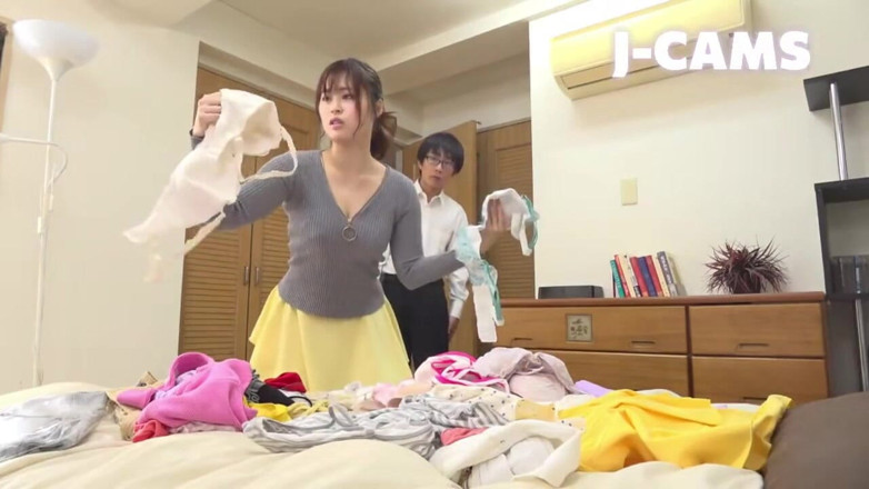 J-Cams: 巨乳で悪魔のような年上の女の子にからかわれ、握りしめられました-今度は彼が反撃する番です!-ある