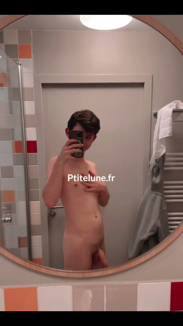 Bathroom (Ptitelune)