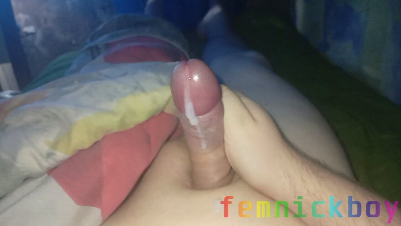 femnickboy: Граючи навколо, дурний маленький член