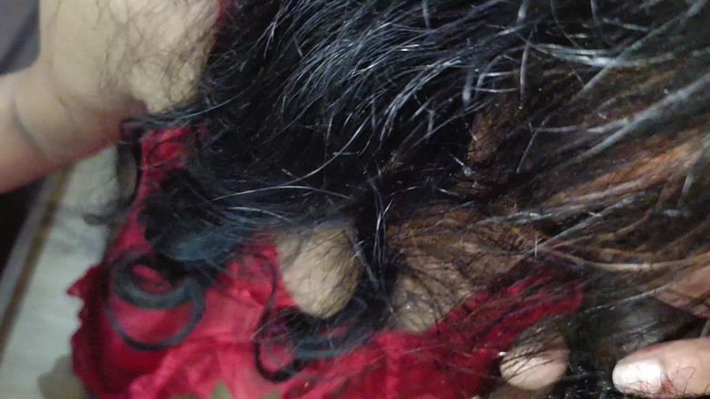 Desisexqueen: Indian Desi Gives Blowjob to Her Neighbour
