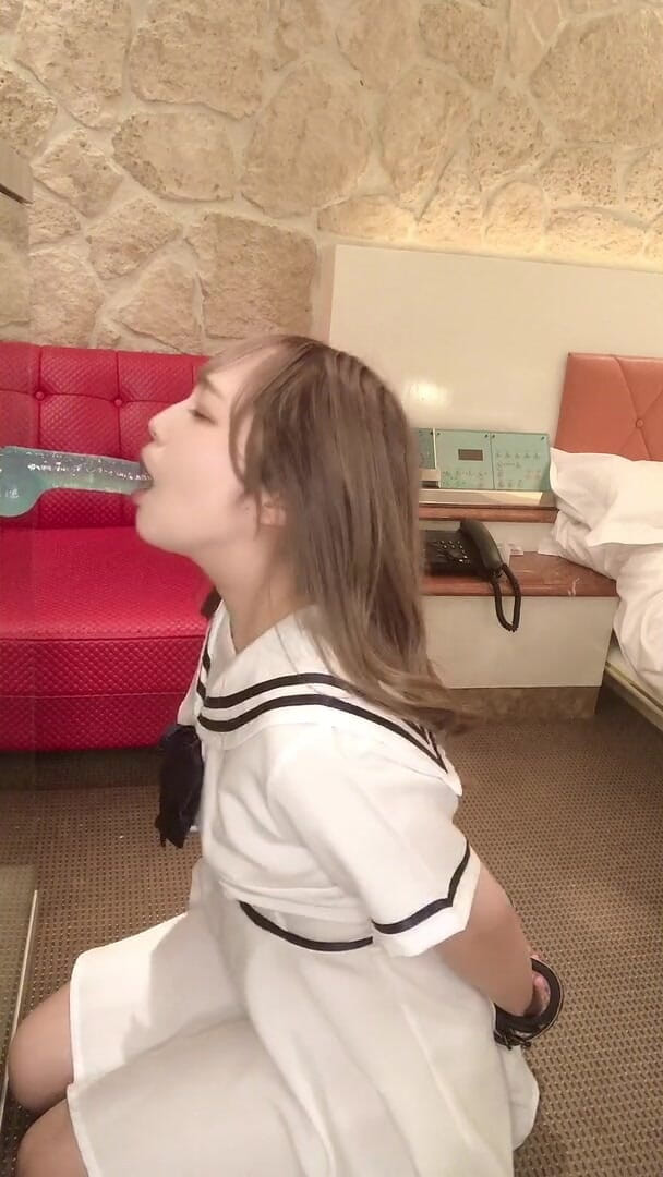 MilkyUni: Dildo great speed blowjob while restraine