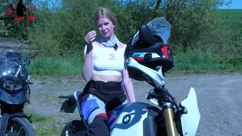 Bikergirl_97: Saya memperkenalkan diri saya!