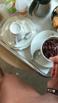 Je Prépare Mon Petit-déjeuner.