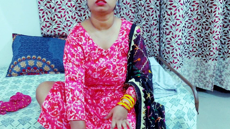 Desi Pari Bhabhi: Ateşli xxx üvey anne evde baştan çıkaran edepsiz konuşmalı Hintçe sesli orgazm...