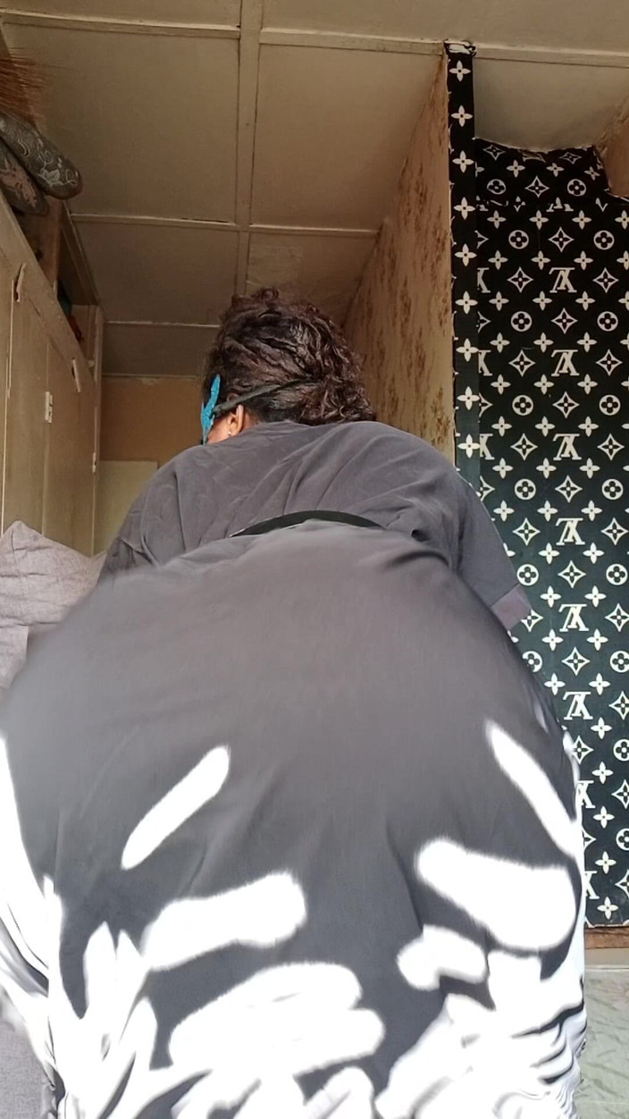 Pornbabe: Balançando-me antes de ir à igreja
