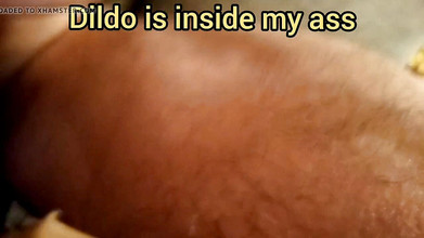 Homo Kotilainen: Homo Kotilainen gebruikt een dildo in zijn homo kont.