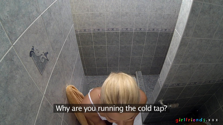 Girlfriends XXX: Girlfriends xxx - dua gadis hot lagi asik fingering satu sama...