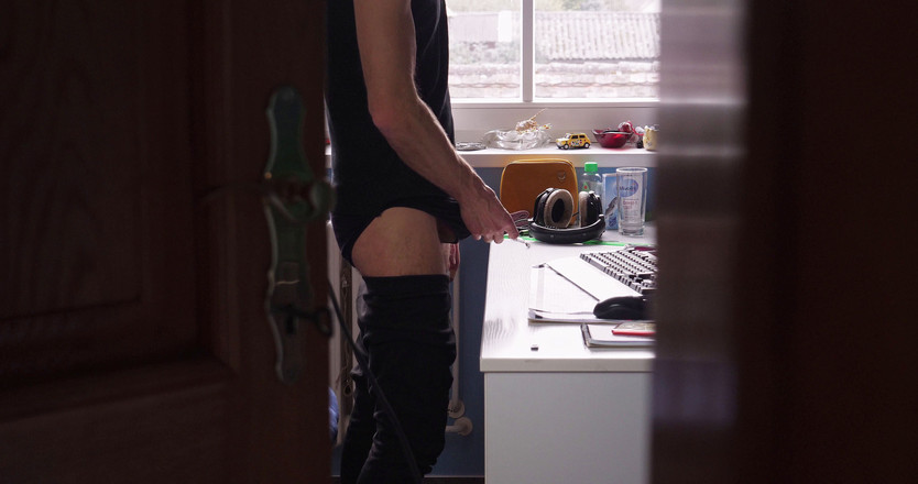 Jerking studs: Difilmkan My Flatmate